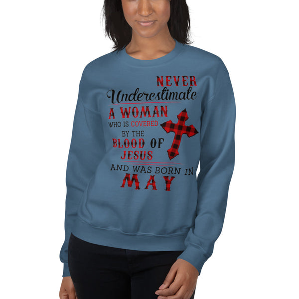 Divesart - Never underestimate a Grandma was born in May Unisex Sweatshirt