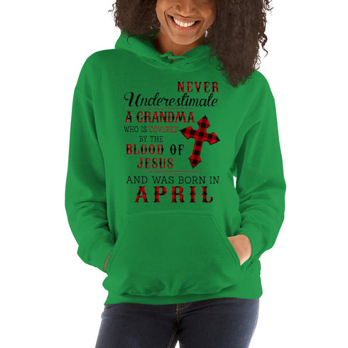 Divesart - Never underestimate a Grandma was born in April Unisex Hoodie